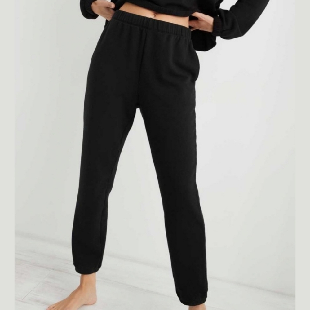 Aerie Black Fleece Of Mind High Rise Jogger Sweatpants
